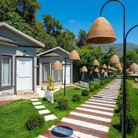 Meri Park Suites Szálloda *