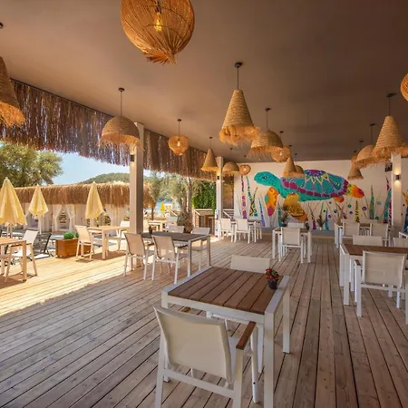 Meri Park Suites Szálloda *